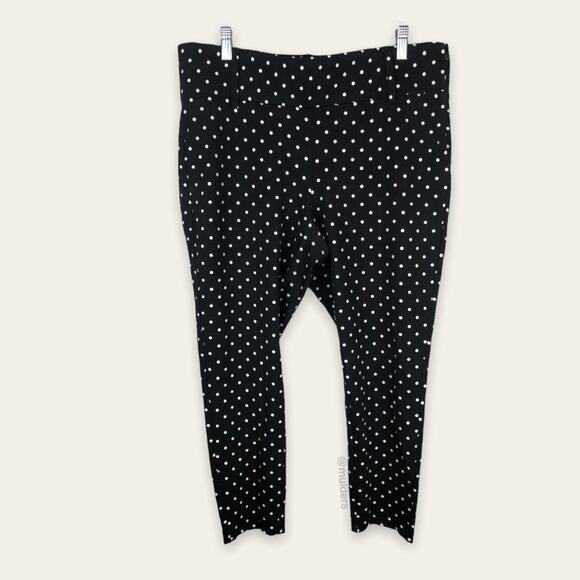 Retro Chic by Torrid Black & White Polka Dot Rockabilly Cropped Pants - Picture 1 of 7